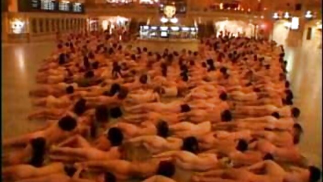 गाइ ने लैटेक्स सूट में इंग्लिश सेक्सी मूवी अपनी टैटू गर्लफ्रेंड को पाउंड किया