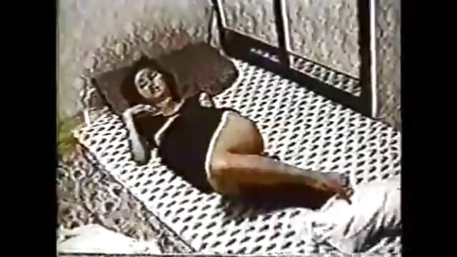 डोमिनट्रिक्स घर पर इंग्लिश सेक्सी मूवी वीडियो में एक महान बकवास है