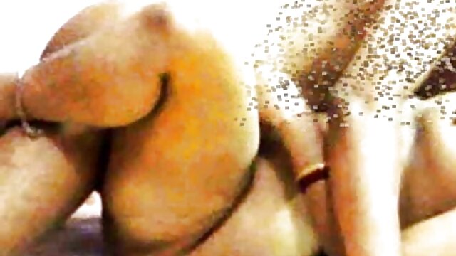 नकली सिपाही एक कार में एक अतिचार को चोदता है सेक्सी मूवी इंग्लिश में